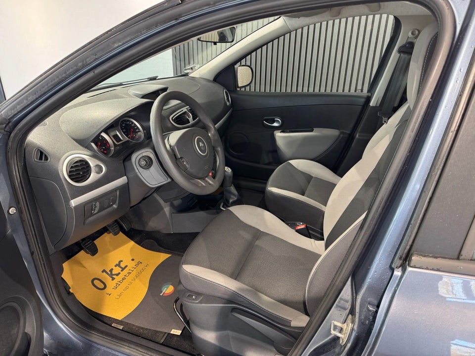 Renault Clio III 1,2 16V Authentique Sport Tourer 5d
