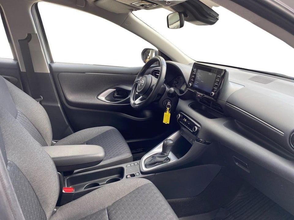 Toyota Yaris 1,5 Hybrid Essential e-CVT 5d