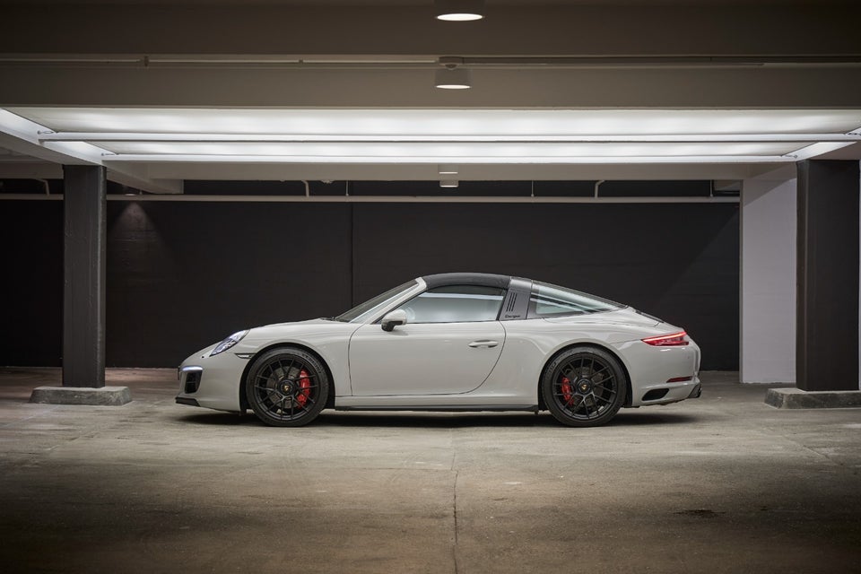 Porsche 911 Targa 4 GTS 3,0 PDK 2d