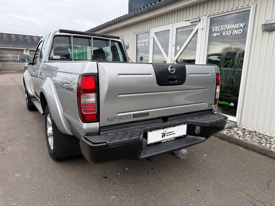 Nissan NP300 2,5 dCi 133 King Cab Comfort+ 4x4 2d