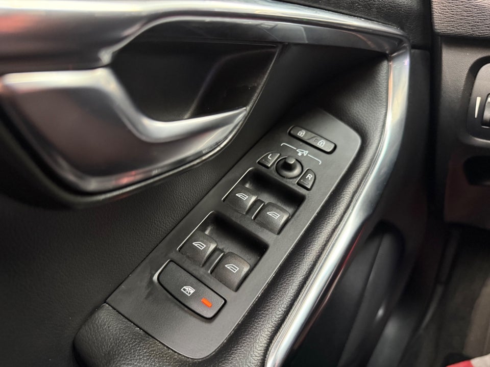 Volvo V40 CC 2,0 D4 177 Kinetic aut. 5d