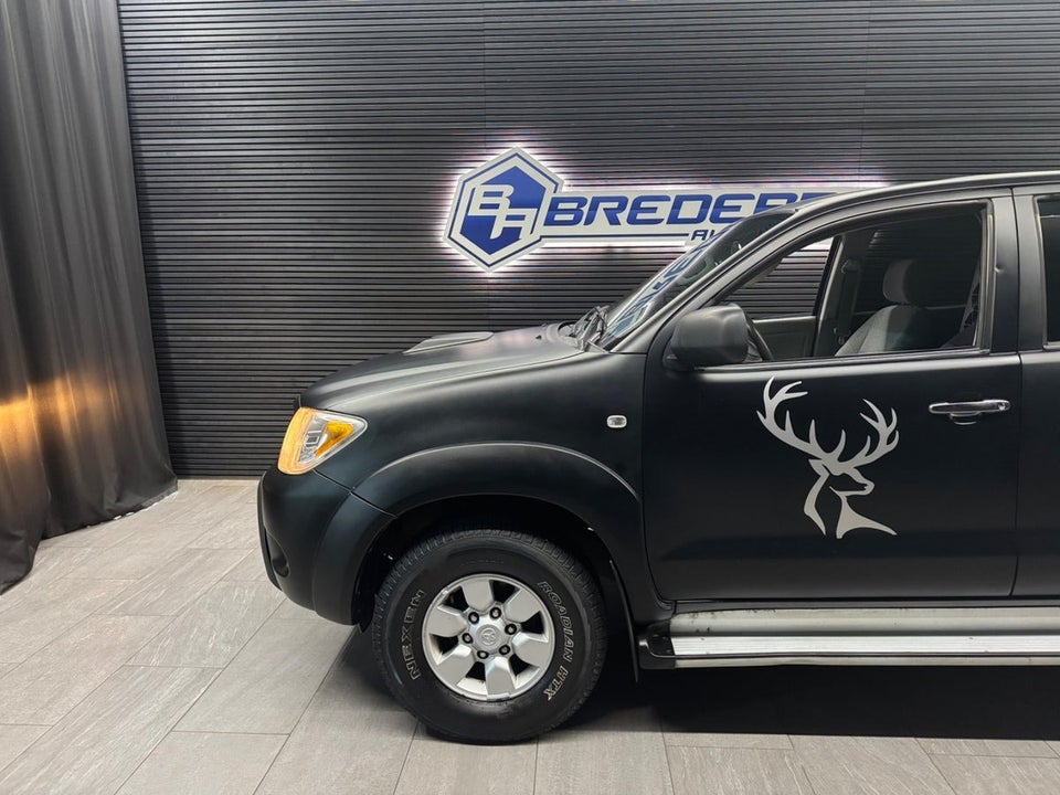 Toyota HiLux 3,0 D-4D Db.Kab 4x4 SR5 4d