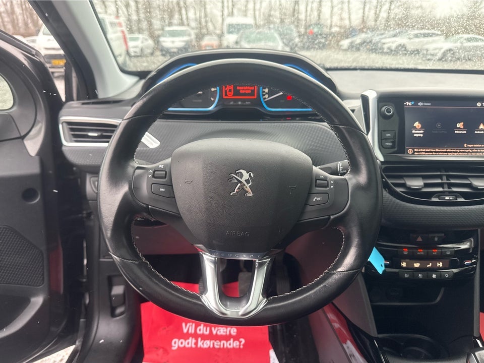 Peugeot 2008 1,2 e-THP 110 Allure Sky 5d