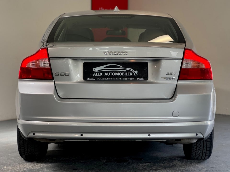 Volvo S80 2,5 T Summum aut. 4d