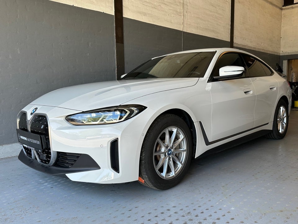 BMW i4 eDrive40 Charged 5d