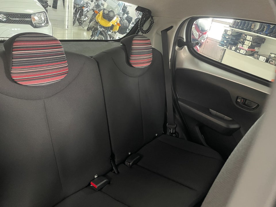 Citroën C1 1,0 VTi Iconic+ 5d