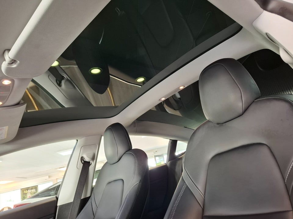 Tesla Model 3 Standard Range+ RWD 4d