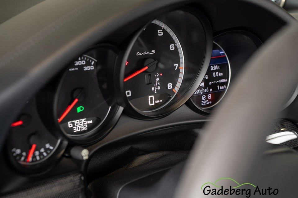 Porsche 911 Turbo S 3,8 Coupé PDK 2d