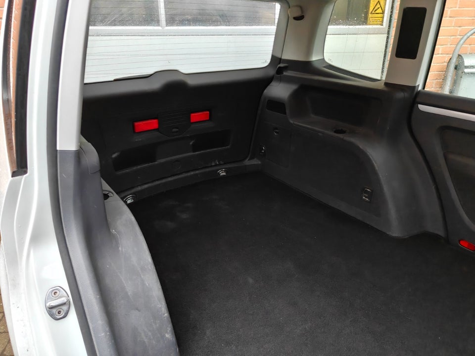 VW Touran 1,6 TDi 105 Comfortline BMT Van 5d