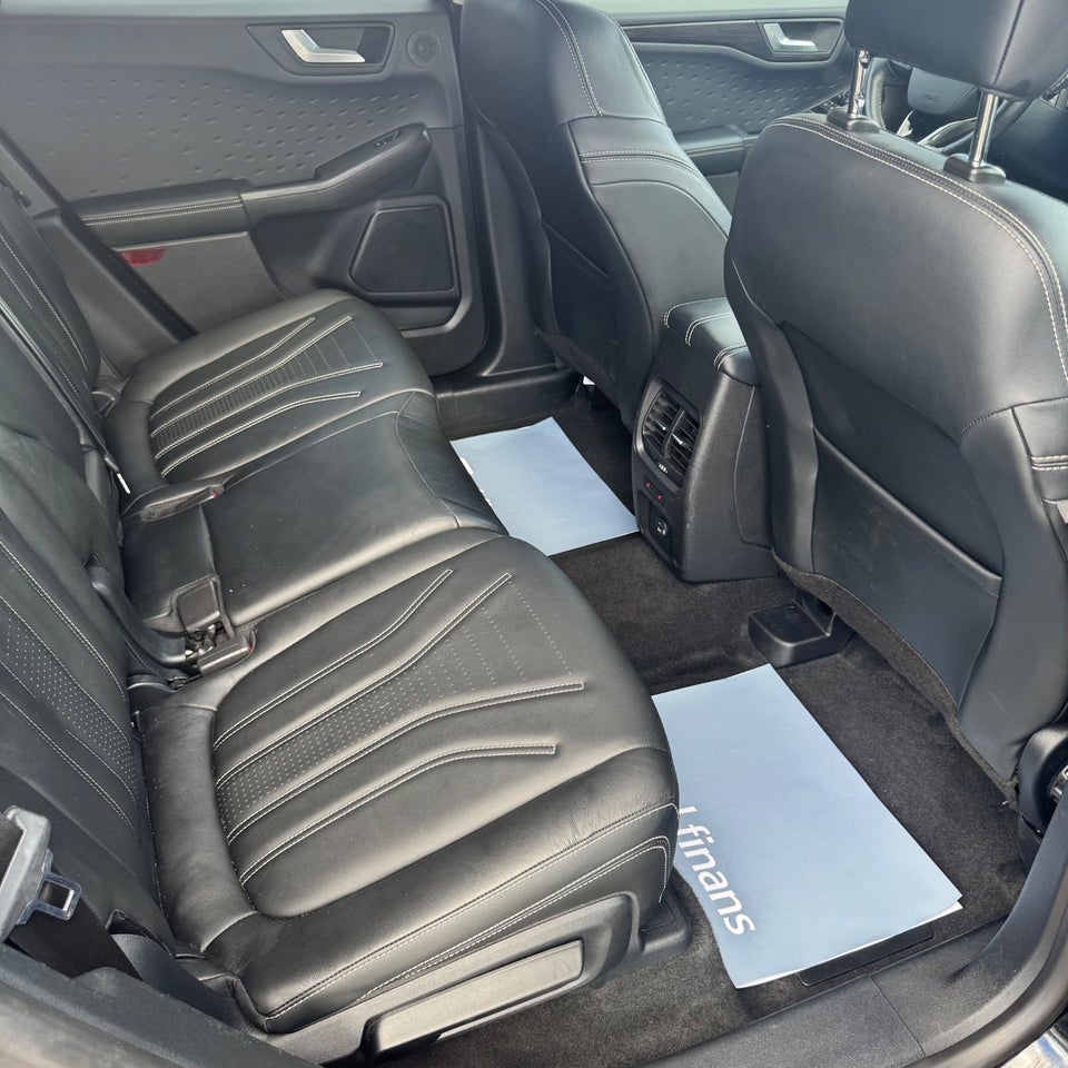 Ford Kuga 2,5 PHEV Vignale CVT 5d