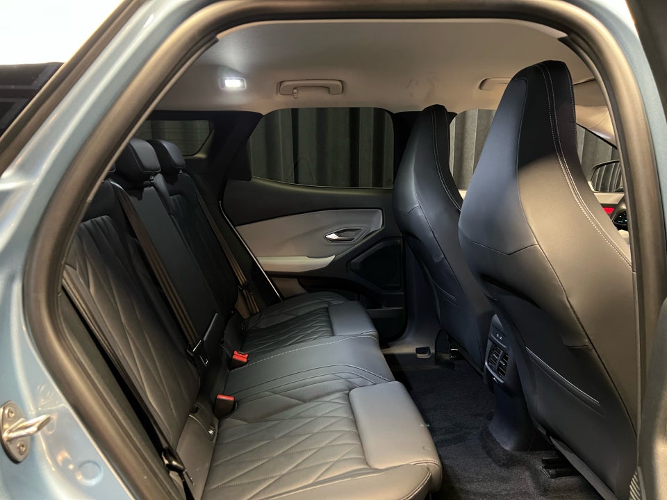 Ford Explorer 77 Premium Extended Range 5d