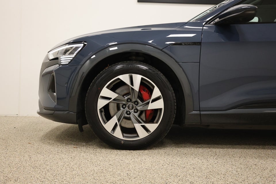 Audi Q8 e-tron 55 Advanced quattro 5d