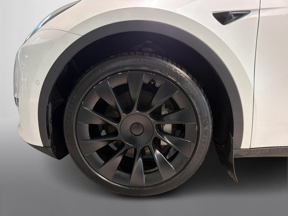 Tesla Model Y Long Range AWD 5d