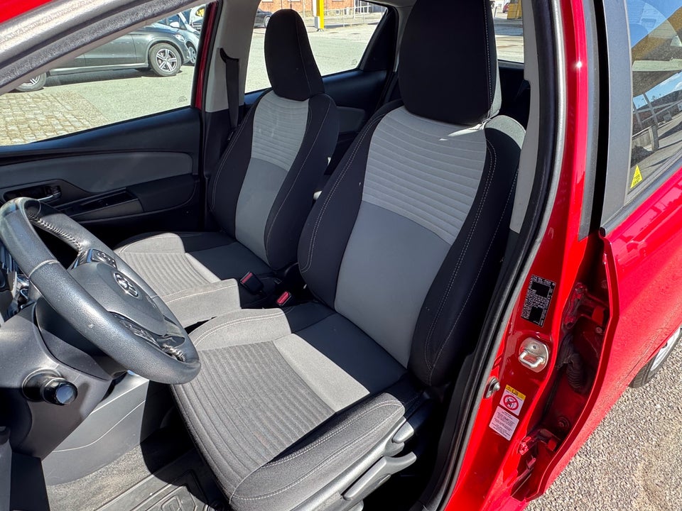 Toyota Yaris 1,0 VVT-i T2 5d