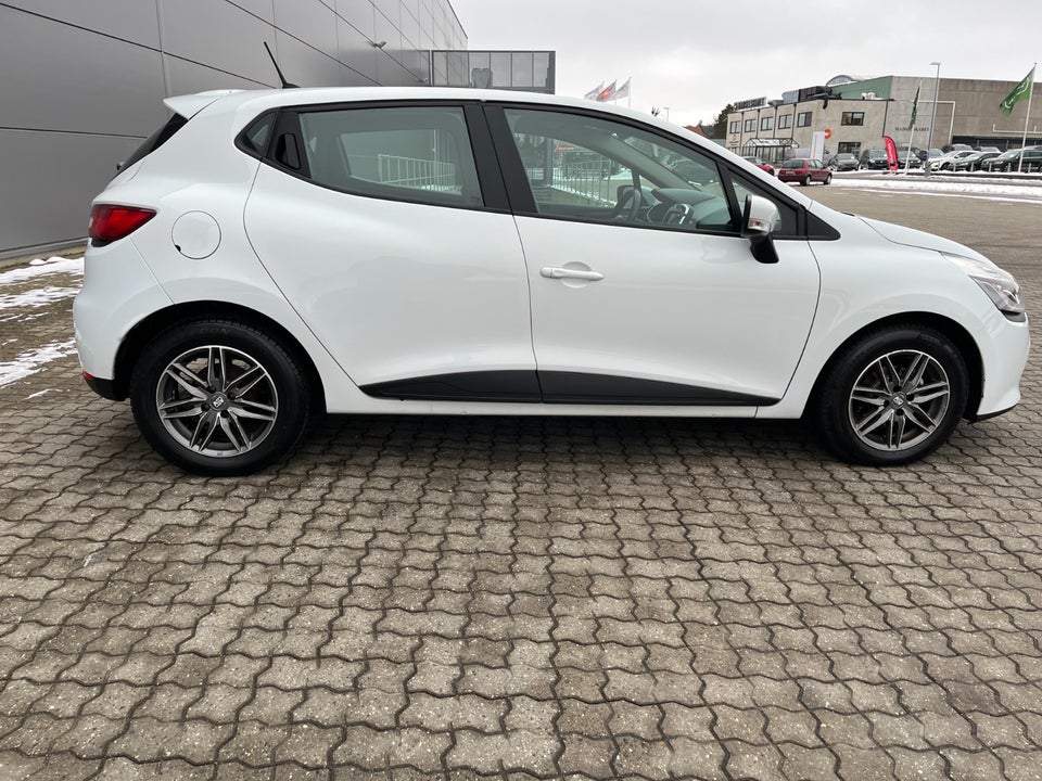 Renault Clio IV 1,5 dCi 90 Expression 5d
