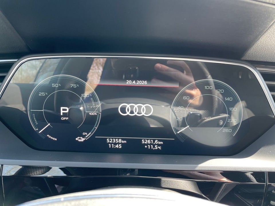 Audi Q8 e-tron 55 S-line quattro 5d