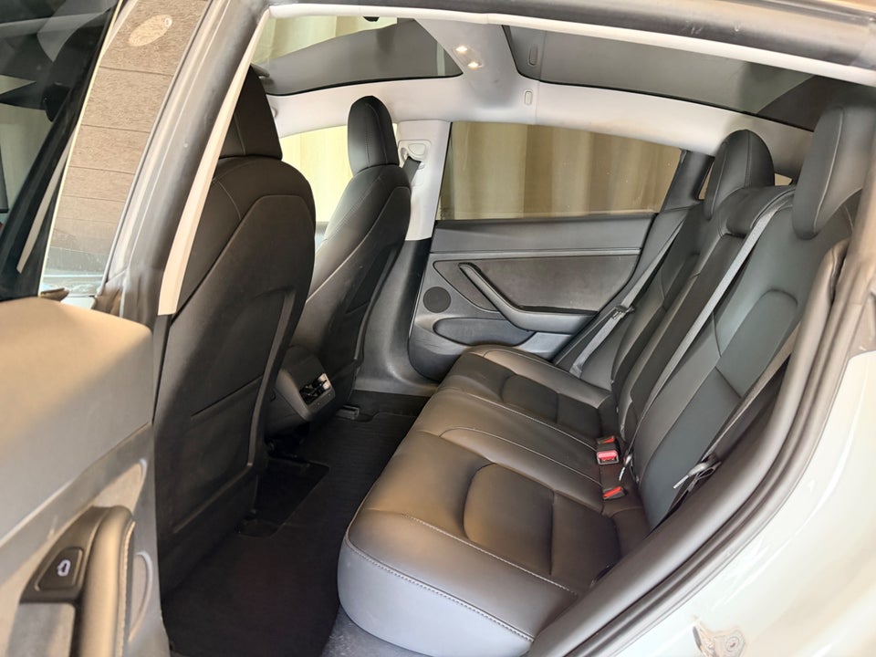 Tesla Model 3 Long Range RWD 4d