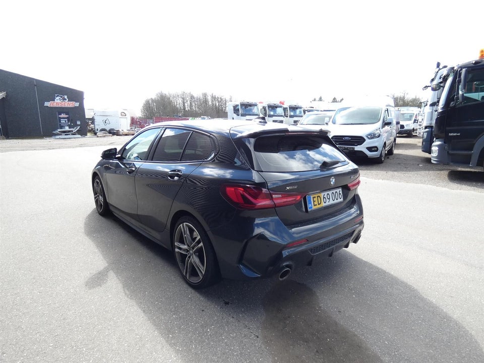 BMW M135i 2,0 Connected xDrive aut. Van 5d