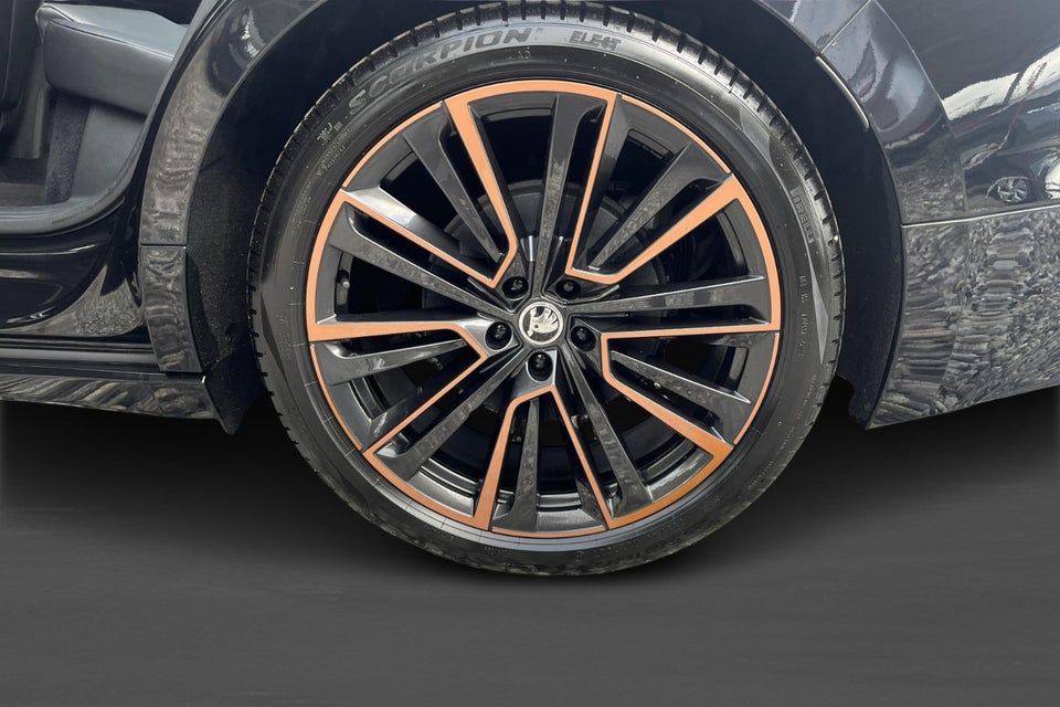 Skoda Enyaq 80x iV Founders Edition 5d