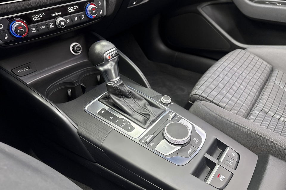 Audi A3 40 TFSi Sport Limited plus Cabriolet quattro S-tr. 2d