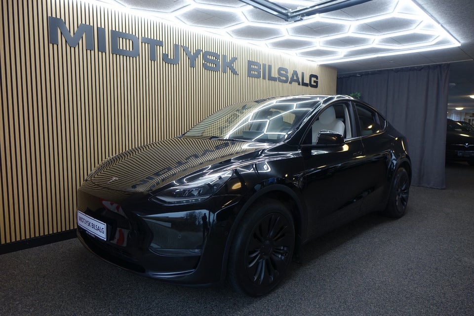 Tesla Model Y Long Range AWD 5d
