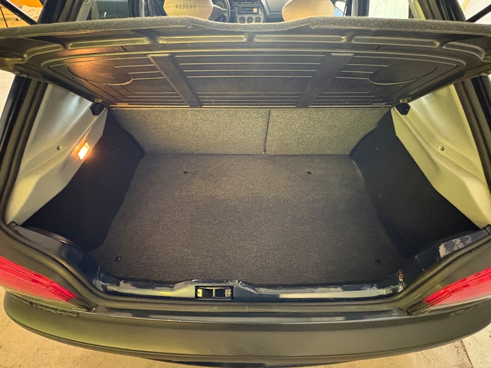 Peugeot 306 1,8 16V Eden Park 5d