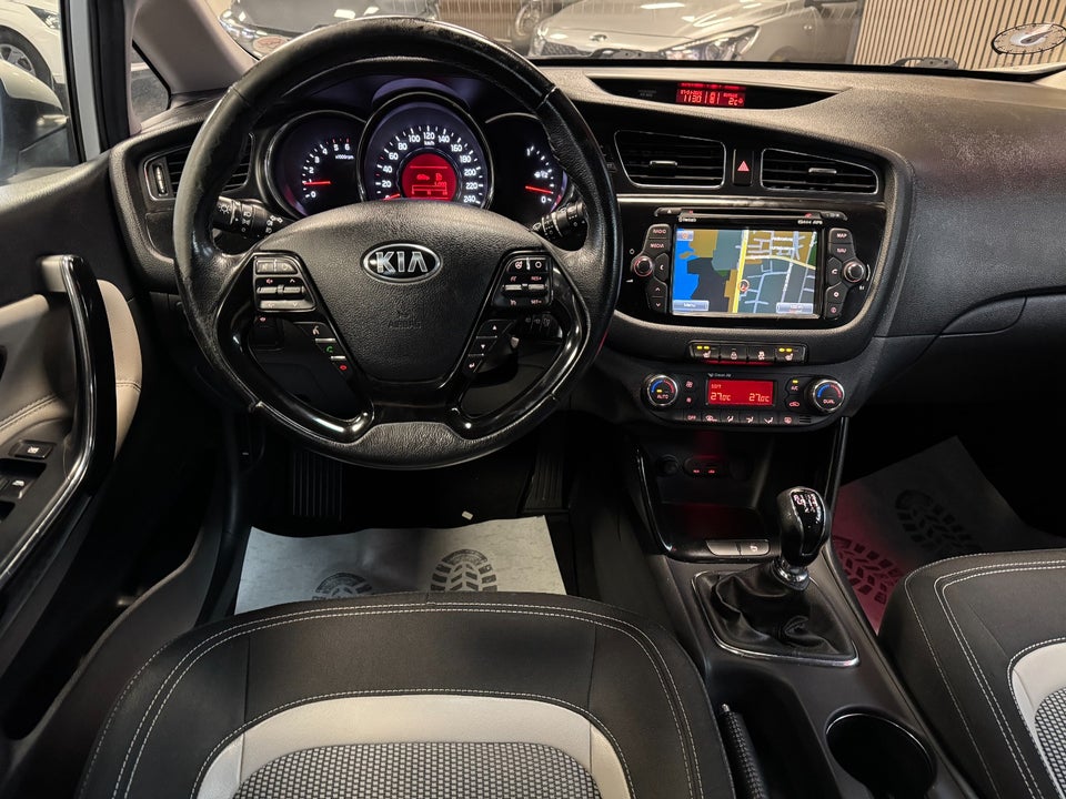 Kia Ceed 1,6 CRDi 128 Spring SW 5d