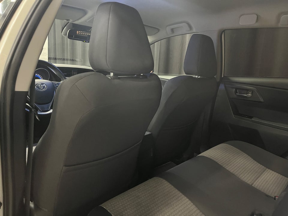Toyota Auris 1,8 Hybrid H2 Comfort Touring Sports CVT 5d