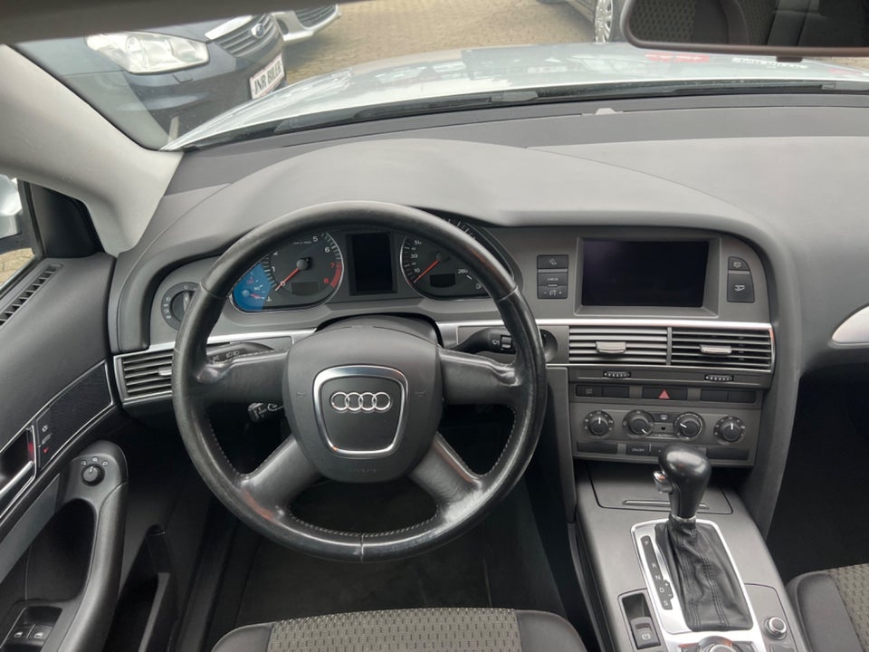 Audi A6 2,4 V6 Multitr. 4d