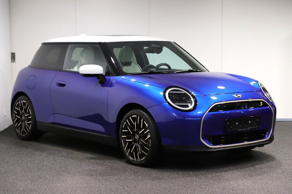 MINI Cooper SE Favoured Trim XL 3d