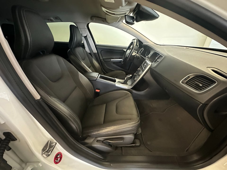 Volvo V60 2,0 D3 150 Momentum 5d