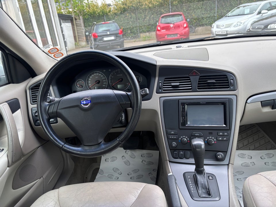 Volvo S60 2,4 140 aut. 4d
