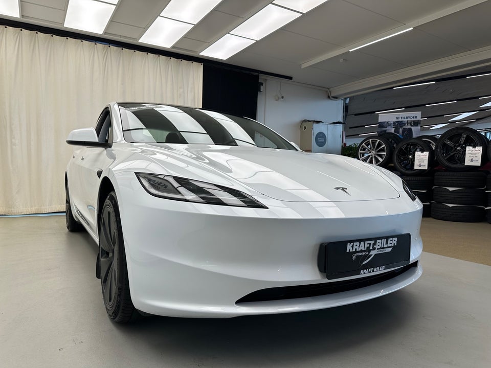 Tesla Model 3 RWD 4d