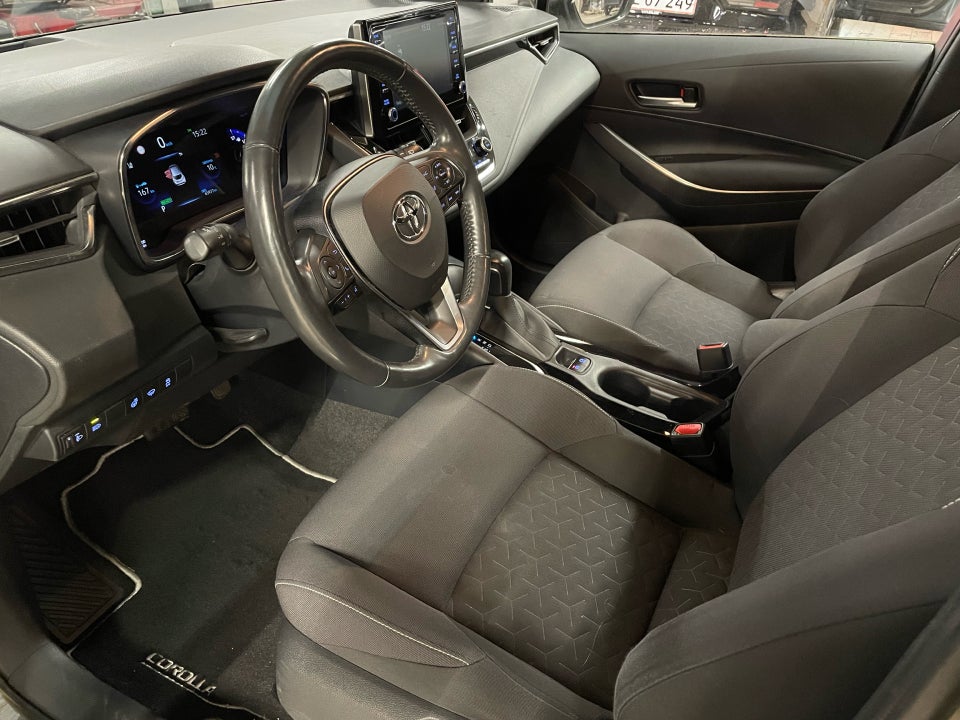 Toyota Corolla 2,0 Hybrid H3 Smart MDS 5d