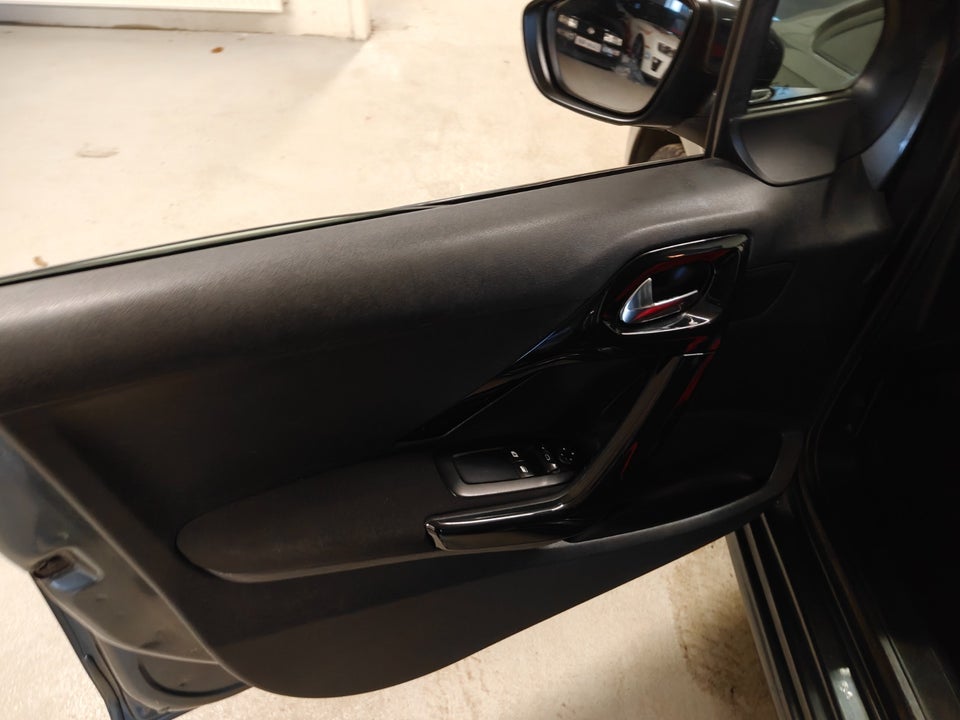 Peugeot 208 1,2 VTi Active 5d