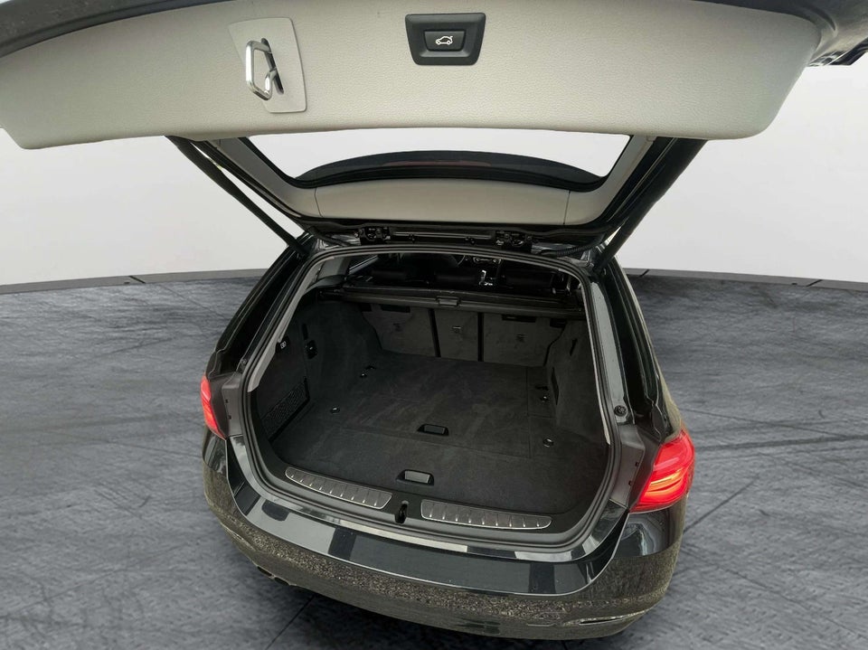 BMW 320i 2,0 Touring aut. 5d