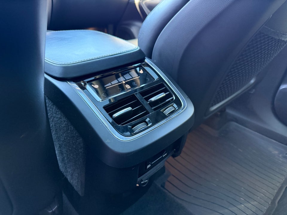 Volvo XC90 2,0 D5 235 R-Design aut. AWD 7prs 5d