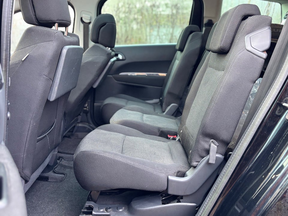 Peugeot 5008 1,6 HDi 112 Premium 5d