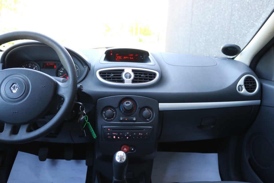 Renault Clio III 1,5 dCi 75 Authentique 5d