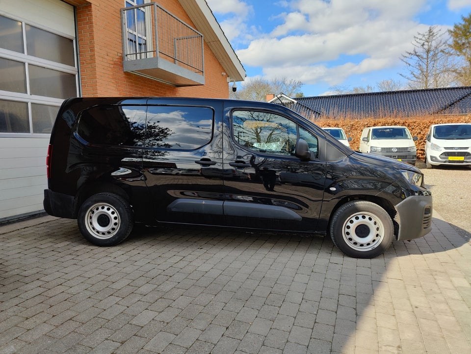 Peugeot Partner 1,5 BlueHDi 130 L2V2 Ultimate Van