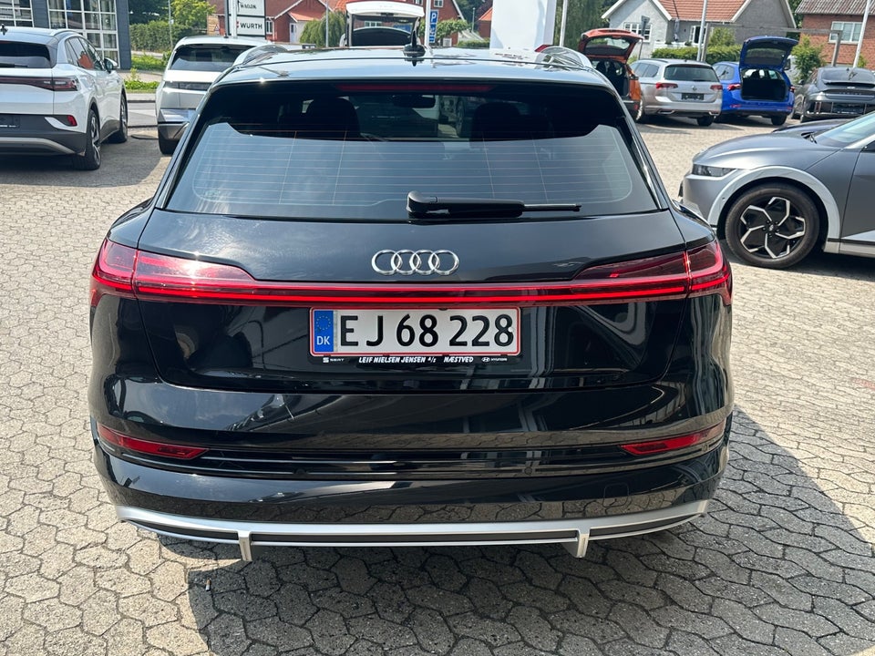Audi e-tron 55 S-line quattro 5d
