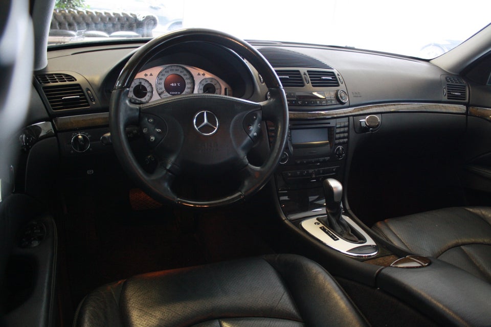 Mercedes E240 2,6 Avantgarde aut. 4d