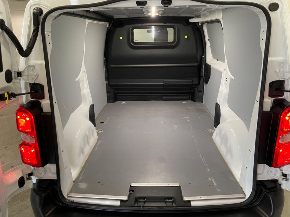 Toyota ProAce 2,0 D 122 Medium Comfort Master aut. 5d