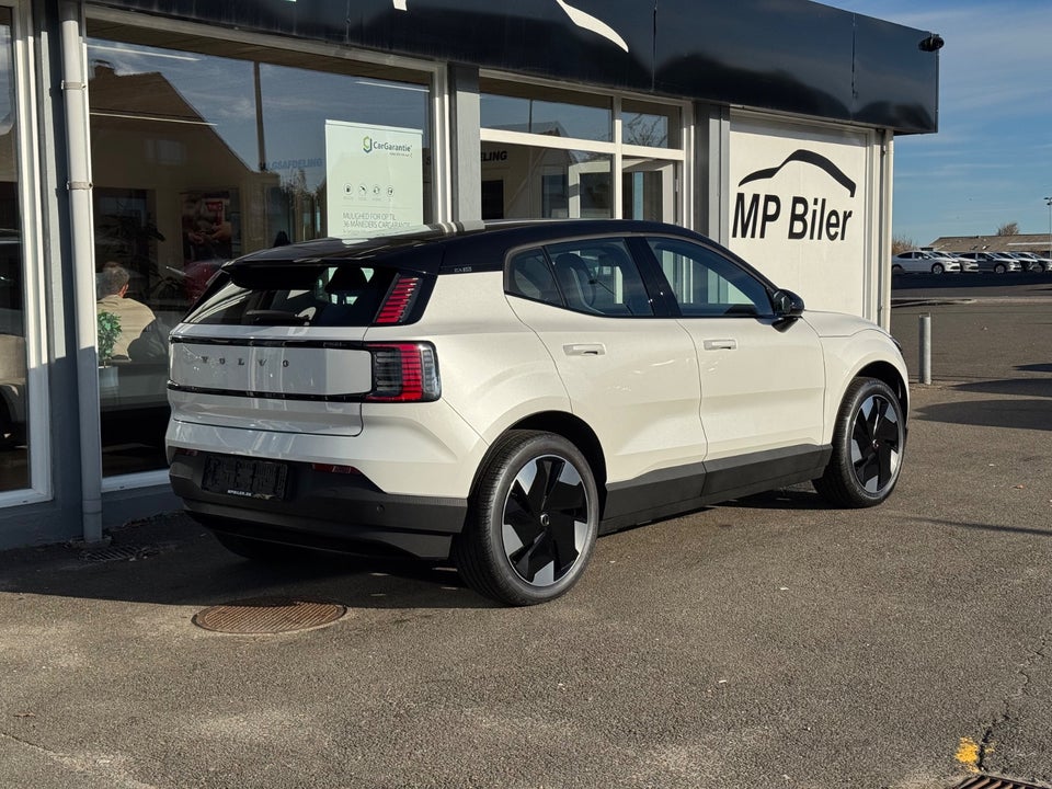 Volvo EX30 Extended Range Plus 5d