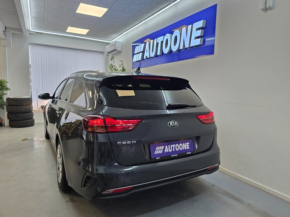 Kia Ceed 1,6 CRDi 136 Attraction SW 5d