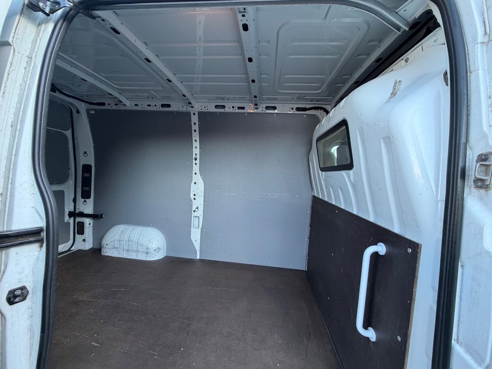 Nissan NV400 2,3 dCi 125 L2H2 Comfort Van
