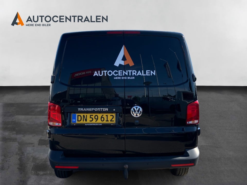 VW Transporter 2,0 TDi 110 Kassevogn lang