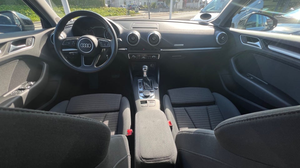 Audi A3 35 TFSi Sport Sportback 5d