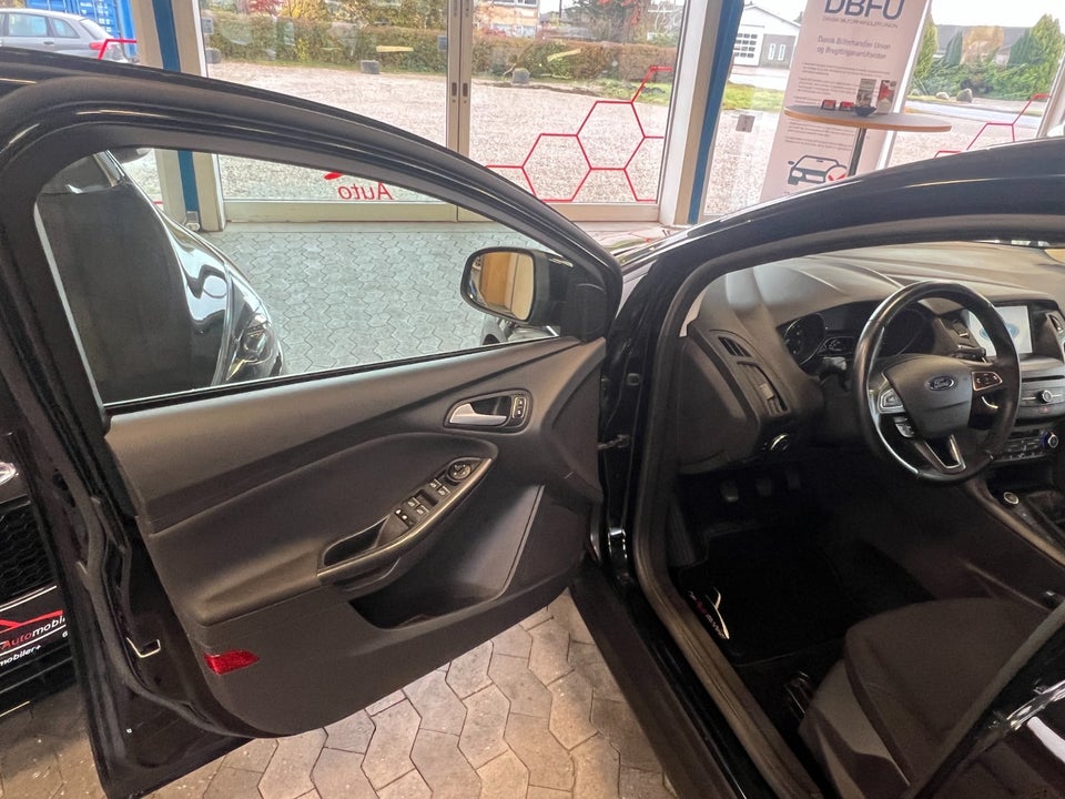 Ford Focus 1,0 SCTi 125 Business stc. 5d