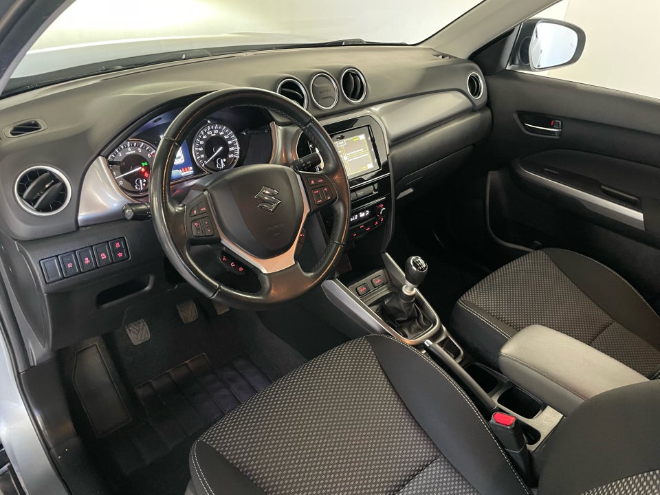 Suzuki Vitara 1,4 mHybrid Active 5d
